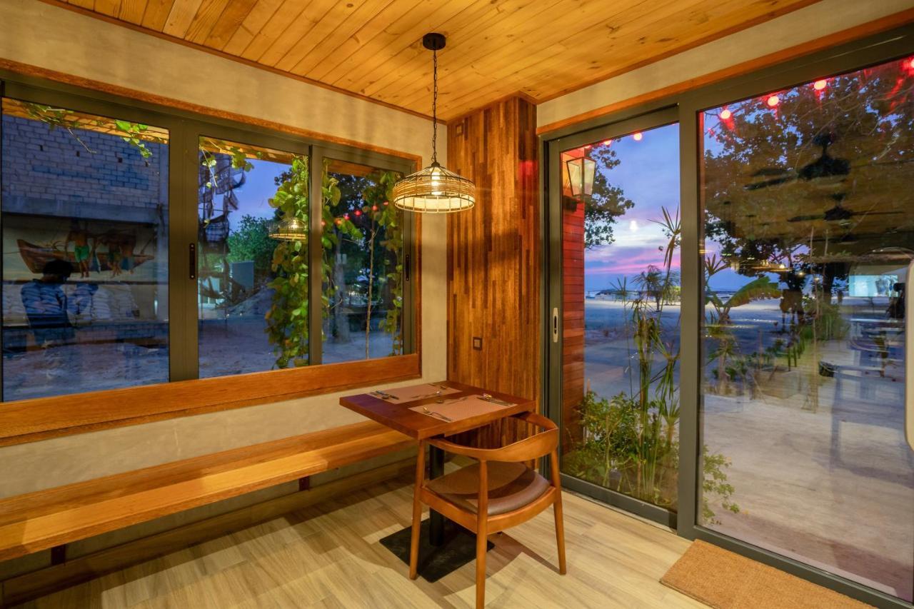 Ayala Oceanview Maldives 호텔 굴히 외부 사진